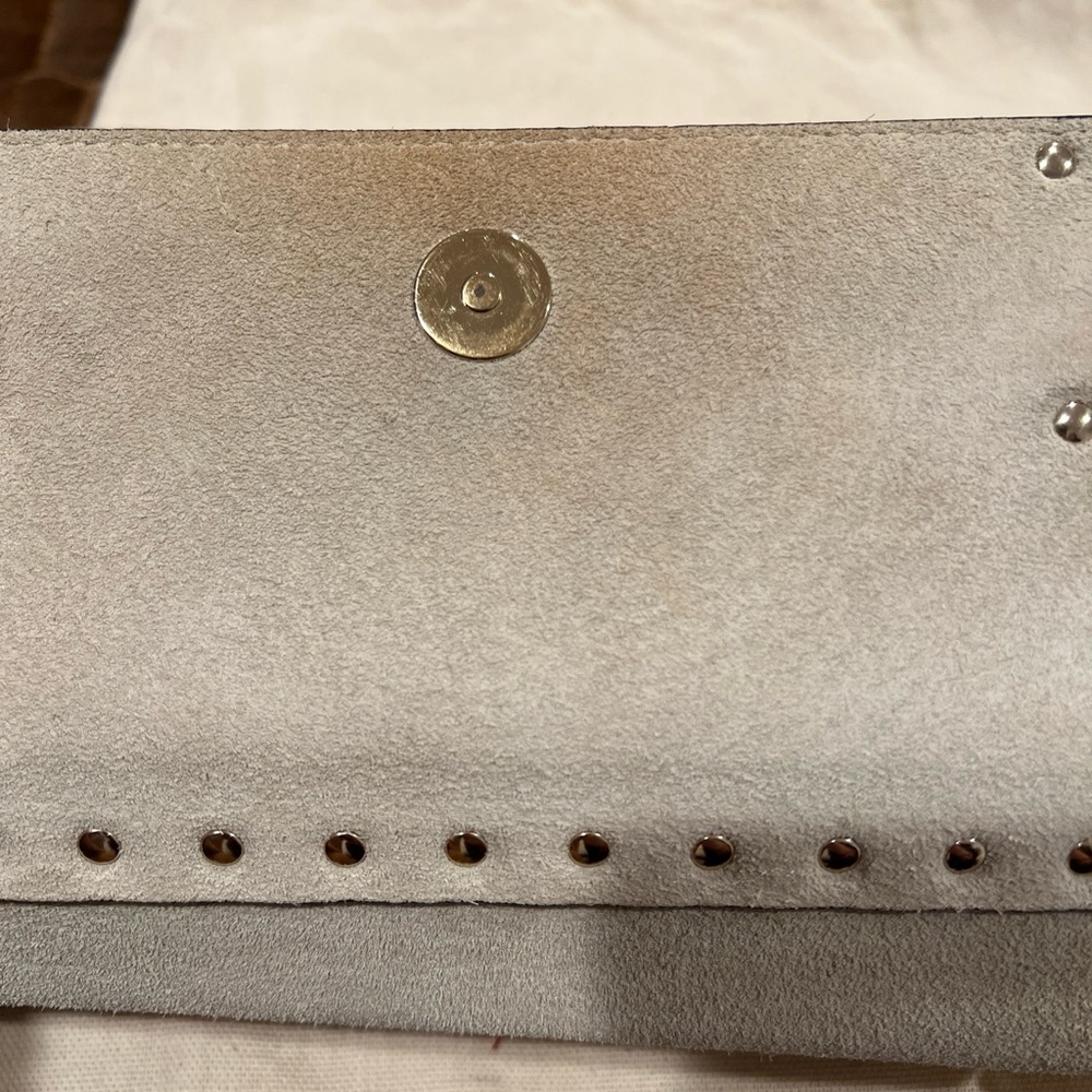 SMALL ROCKSTUD GRAINY CALFSKIN CROSSBODY BAG IN IVORY - Picture 7 of 7
